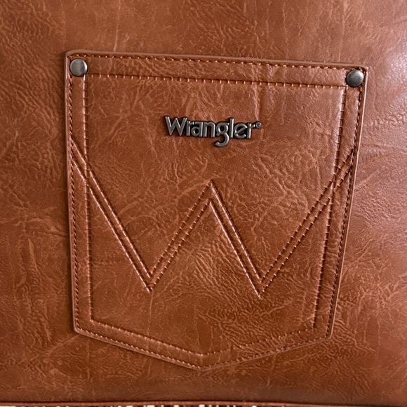 NWT Wrangler Floral Embossed Brown Fringe Shoulder Bag - Picture 6 of 9